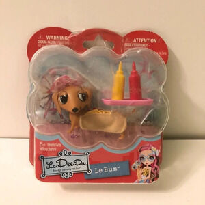 La Dee Da Chihuahua Puppy Le Bun Closet Hot Doggin  Picnic Open Box